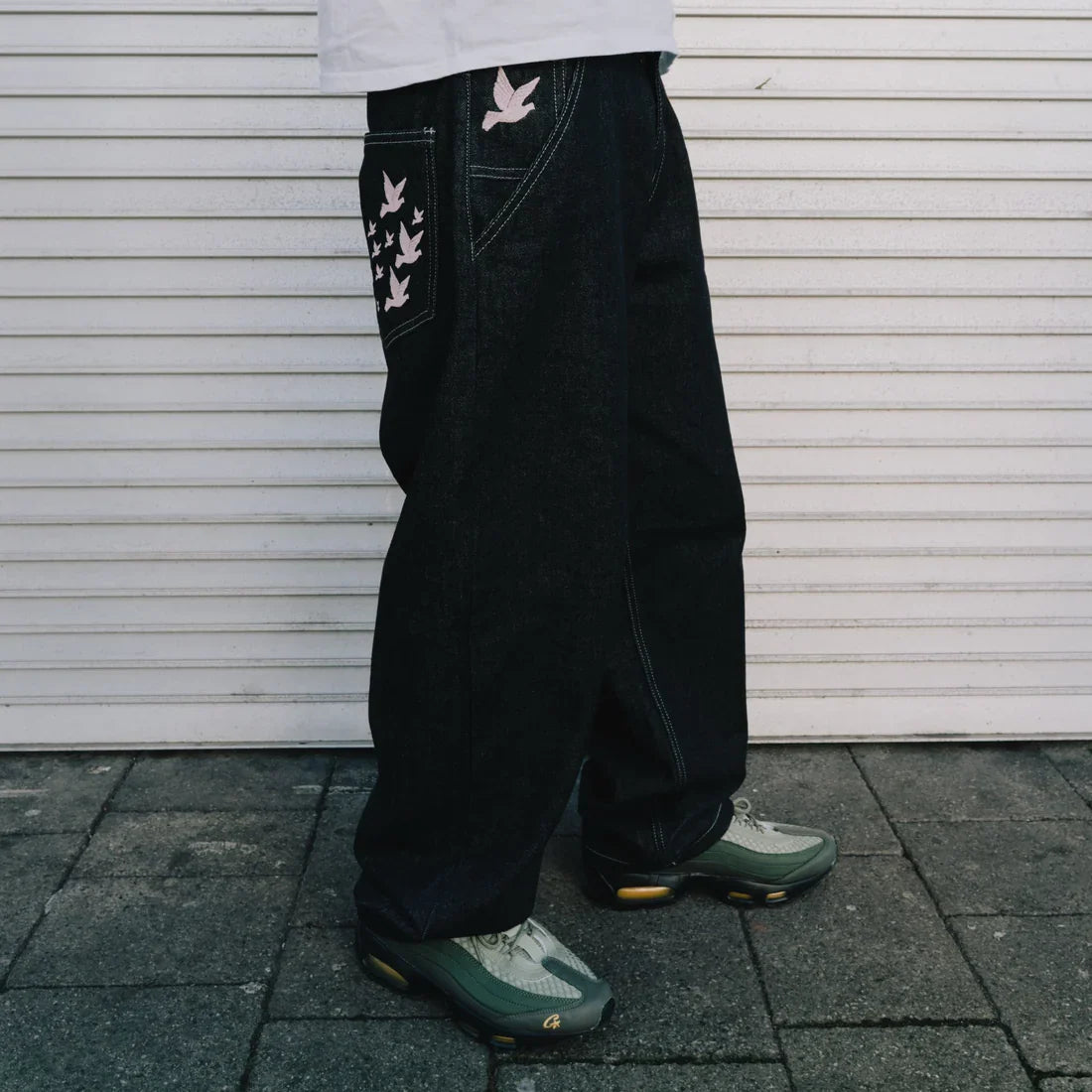 Y2K Trendy Skate Man Jeans Unisex High Waisted Loose Fit Denim Trousers with Bird Print Detail Retro Washed Straight Leg Jeans